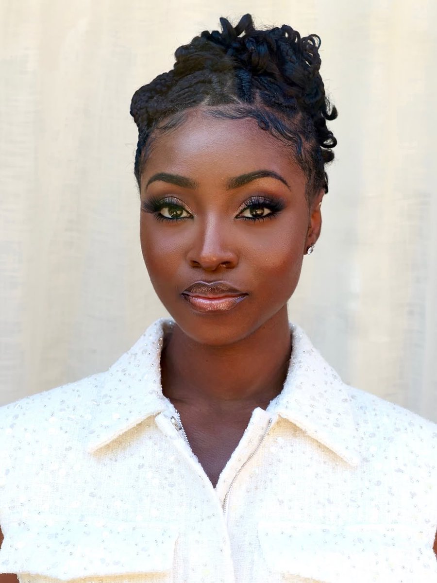 Mandevil23's tweet photo. we want a dark skinned actress to play storm in the x-men (no more lightskin storm) https://t.co/fbCuPh8vLq