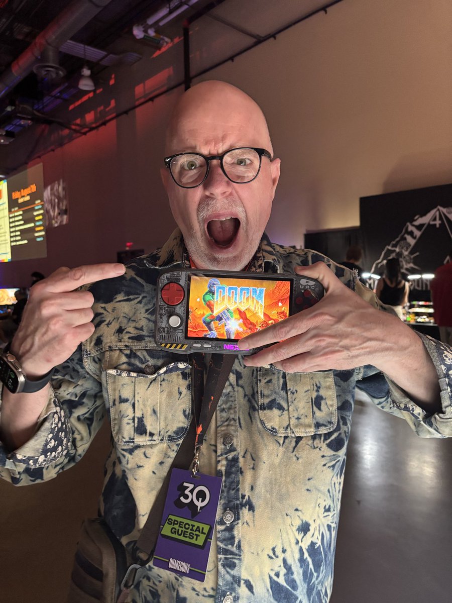 evercaderetro's tweet photo. DOOM is approved! Thanks to John Carmack and Tom Hall for stopping by at @QuakeCon https://t.co/Q6haDsJTSa