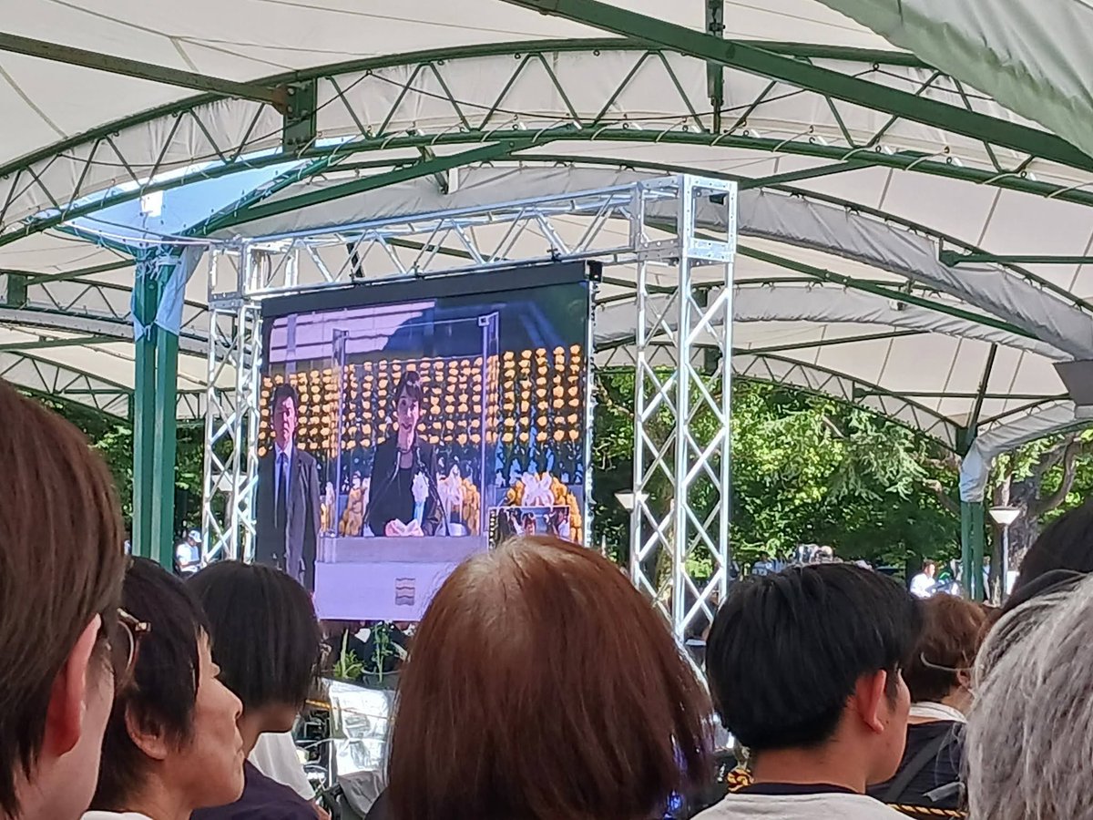 nohharu0518's tweet photo. 2026年8月6日 
↓RTの被爆者の祖母が昨年亡くなり、遂に広島原爆死没者名簿に記帳され、奉納された。
父が前日から広島入りし、式典に参加。
わしも息子と参加を考えるも息子のコンディションもあり、TVで式典を視聴。
息子に祖母が被爆者であることを教え、なぜこのような式典があるのかを教えた。
5歳の息子にどれだけ伝わったかは分からないが、原爆ドームを見て

『할머니 살아서 다행이다(おばあちゃん、助かって、良かったね)』

この言葉に改めて戦争の残酷さを感じ、我が世代も次の息子の世代にも祖母/祖父(神風特攻隊)のような体験をさせてはいけないと感じた。そして、何より祖母の↓RT体験を語り継いでいかないとなと改めて感じた。

今回の広島での夏。
祖母が遂に死没者となり、祖母の生前とは違い、色々と感じ、考えさせらた81年目の広島原爆の日となった。
*最後によろしければ、亡くなった祖母の被爆体験を拡げる為にも↓RTをRTして頂けますと幸いです。