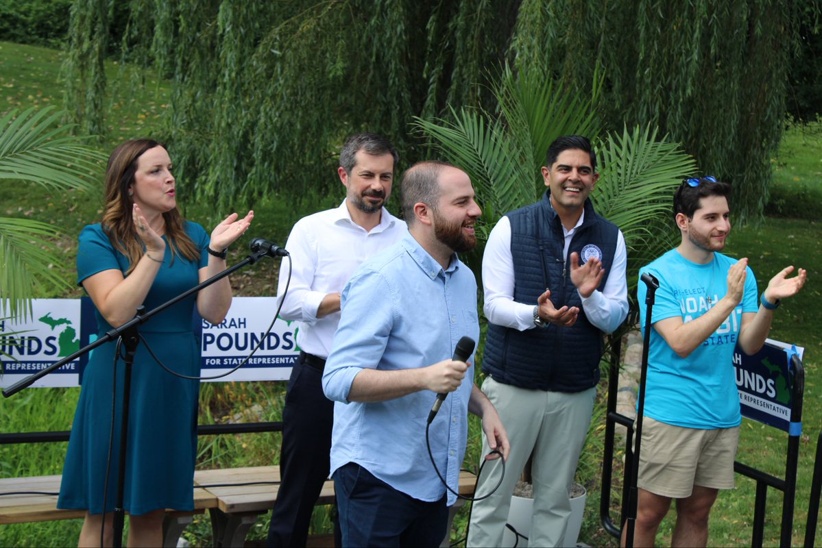 JeremyAllenMoss's tweet photo. We kicked off the general election today with @PeteButtigieg. The road to winning back our Dem trifecta in Michigan runs right through our district and Oakland County. 

We need to flip the State House and elect Sarah Pounds. Let’s get to work. https://t.co/vPsOsPK4rn