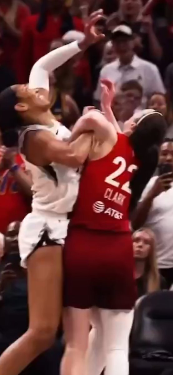 YoungProfetic1's tweet photo. @JonnyRoot_ So we dont see Clark hooking Wilson arm before the push? Ppl trying hard to make a case where there is none. Clark is a good player but definitely not the face of the league. https://t.co/3ZcBWhcETP