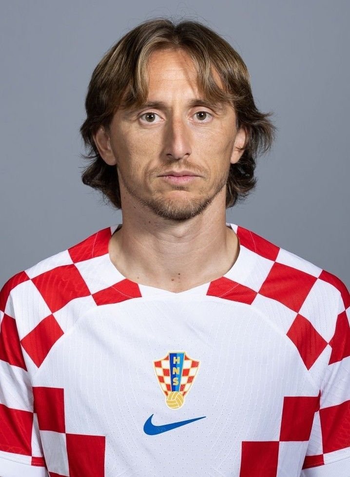 ModricAcervo's tweet photo. Olá @lukamodric10 , sou eu, sua única fã. Durante anos, criei a ilusão de que você tem vários fãs. Mas aqui está a verdade: todas essas pessoas na verdade sou eu. E agora, para você se convencer disso, vou enviar esta mensagem de todas as minhas contas. https://t.co/hO7fZvRGP8