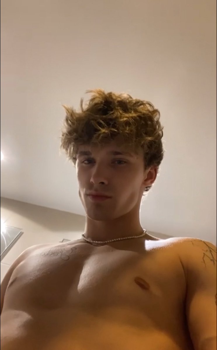 KarlKiraa's tweet photo. https://t.co/TbF27ZvNHC for files &amp; channels 
don’t be shy I’ve got your crush😍🥵🥵 https://t.co/AviJiT2ay6