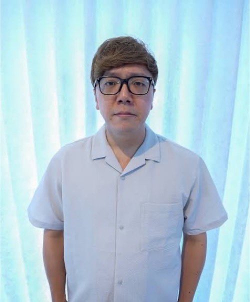 Merlarva_mania's tweet photo. 【無能】

今回わたくしヒカキンは自分の会社であるBEE株式会社から1000万個、そして僕個人からも1000万個で合わせて2000万個のザビまるキーホルダーを寄付させていただきました https://t.co/ppPGUOX6i5