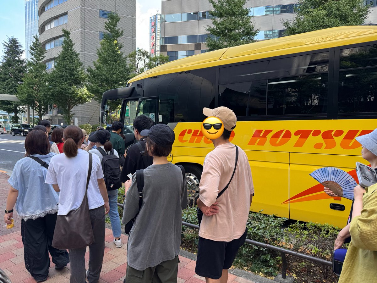 ckbus_group's tweet photo. ＼おはようございます☀️🌱／

早い方は今日から連休でしょうか

今日は私、ゲストのひとりとしてHIS様のバスツアーに参加しております🤭🚌

ヘビートラフィックが予想されますが
大きな事故を起こさず巻き込まれず
今日も一日ご安全に✨

#バスツアー  #貸切バス  #大型バス https://t.co/iDzSZQd378