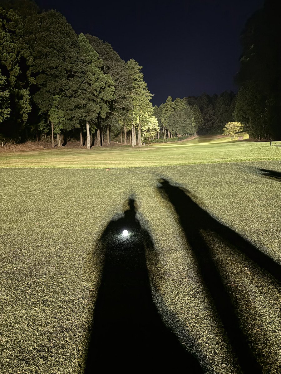 SKRP_PRKS's tweet photo. 昨日はナイターゴルフやってみました⛳️
光るボールで楽しめました💡 https://t.co/pWQlqCJTxE