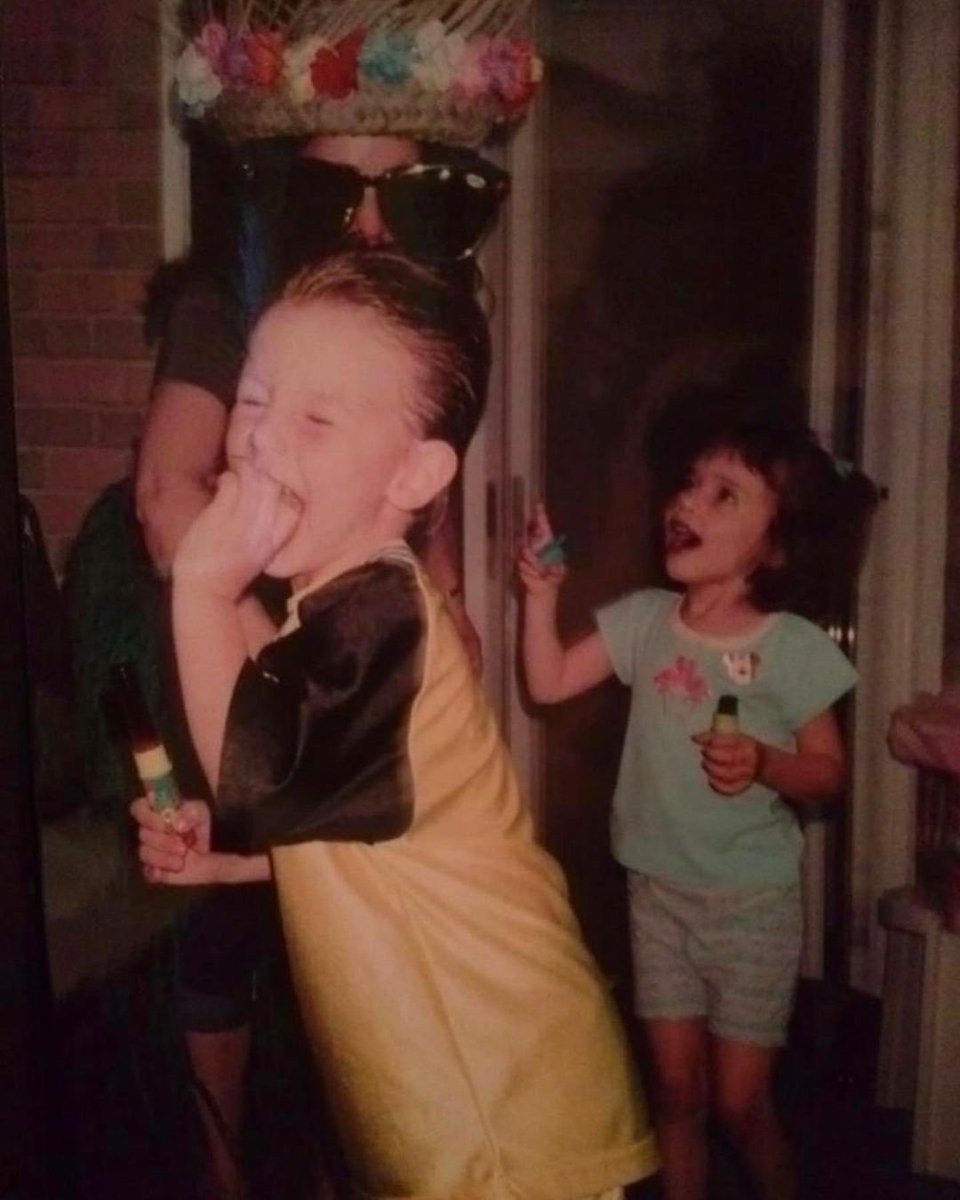 fabsstalvs's tweet photo. amanhã esse baby vai fazer 28 anos 🤯😭🤏🏻 e... caramba como o tempo passa rápido pqp juroo https://t.co/hyZDqplkMp
