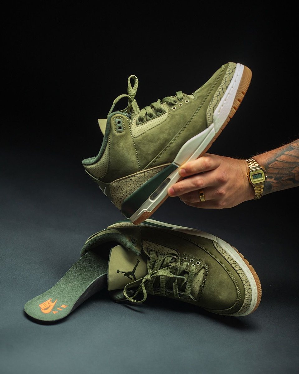 JustFreshKicks's tweet photo. Air Jordan 3 Retro 'Family Affair' on sale for $109.97 + shipping 🫒

https://t.co/Ko8lsjerQ0 https://t.co/QuLXnEwPDp
