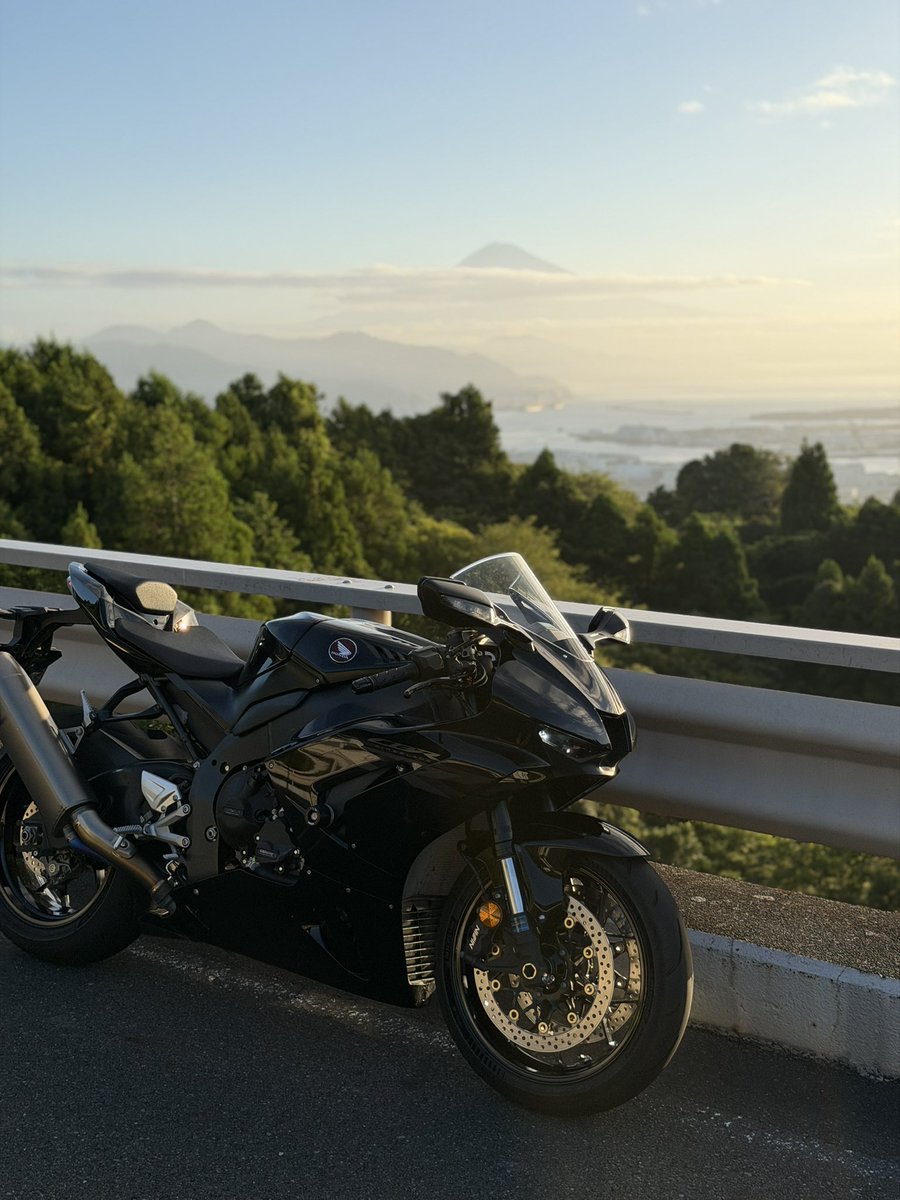 UVA_viv's tweet photo. 朝活！
#CBR1000RRR https://t.co/D9oYzp7QEy