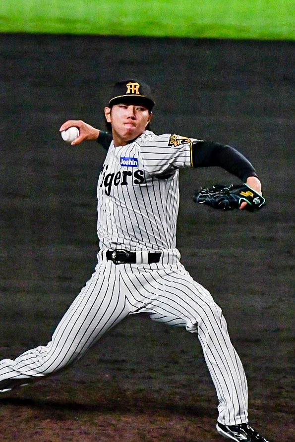 debukawa_com's tweet photo. 2-0からの６回、ノーアウトから近本四球、なぜ中野に送らせず１点追加に行かない。
岩崎、ドリスの下降線は今に始まった事ではない。今の実績なら工藤しかいないだろっ…
経験不足とか言ってるが工藤で負けてもファンは納得する。イケるところまで突っ走っしればいい。新守護神誕生を期待する。 https://t.co/od1lOAhQst