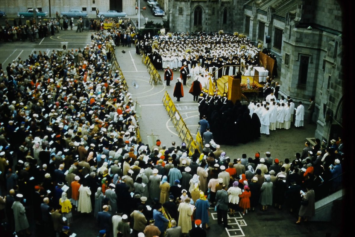 stjudesf's tweet photo. #flashbackfriday to Rosary Sunday, 1956. https://t.co/sslqkYvbW5