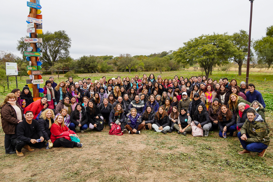 gobdecordoba's tweet photo. 🌿 Capacitamos a más de 120 docentes en educación ambiental en #LaPara, con una jornada que combinó formación presencial y una visita al Centro de Interpretación de la Bahía de #Ansenuza, en la cuarta edición de «Ambiente, Sostenibilidad, Economía Circular y Territorio».

La capacitación continúa con cinco encuentros virtuales para fortalecer la incorporación de la perspectiva ambiental en las prácticas pedagógicas de toda la provincia. 🦩📚

#HacerParaCrecer #EducaciónAmbiental #Biociudadanía