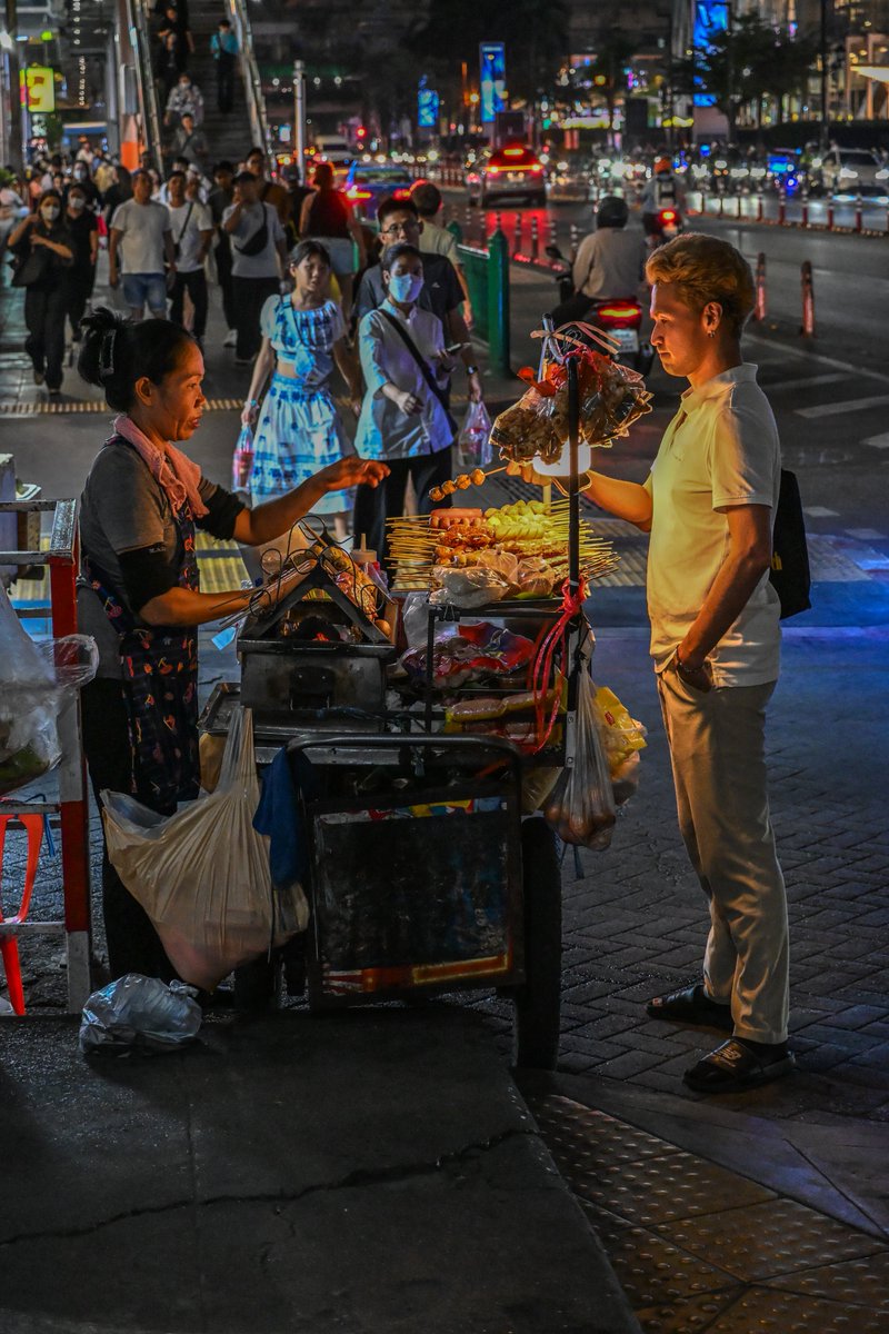 NatSornsamran's tweet photo. Street food ย่านประตูน้ำ ในยามค่ำวันหนึ่ง
- Nikon z50ll https://t.co/QIIwlxYiro