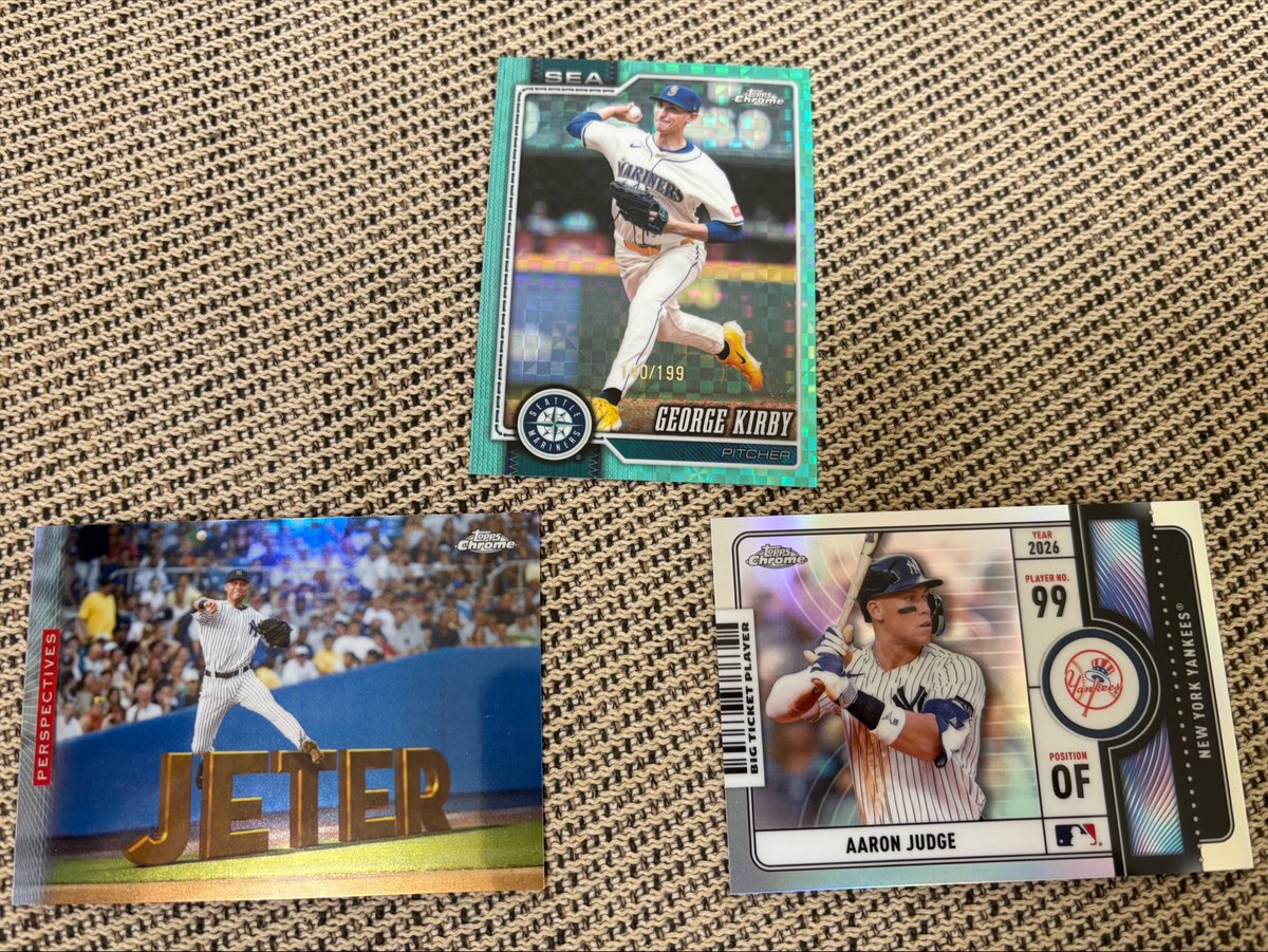cardpekota's tweet photo. 日本人は出ませんでしたが、GEORGE KIRBY選手の199シリ、DEREK JETER選手のPERSPECTIVES、AARON JUDGE選手のBIG TICKET PLAYERなど、楽しめました！！やっぱり開封はいいなぁと思う、久々の休日の朝☕️ https://t.co/lKlLuO8Sav