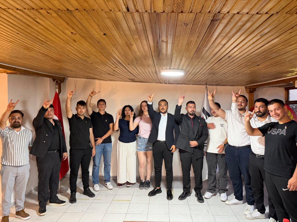 zpgencresmi's tweet photo. Teşkilatlardan Sorumlu Genel Başkan Yardımcımız Sn. Akın Kuşdemir, Kayseri Gençlik Kolları Teşkilatımızı ziyaret ederek teşkilat çalışmalarını yerinde değerlendirdi.

Gerçekleştirilen ziyarette Zafer Partisi Kayseri İl Başkanımız Sn. Seyit Ülkan'a ve Gençlik Kolları Kayseri Başkanımız Sn. Alperen Öz'e nazik misafirperverliklerinden ötürü teşekkür ederiz.

Zafer Partisi Gençlik Kolları olarak; Atamızın izinde, Genel Başkanımız Prof. Dr. Ümit Özdağ liderliğinde teşkilatlanmaya devam ediyoruz.
