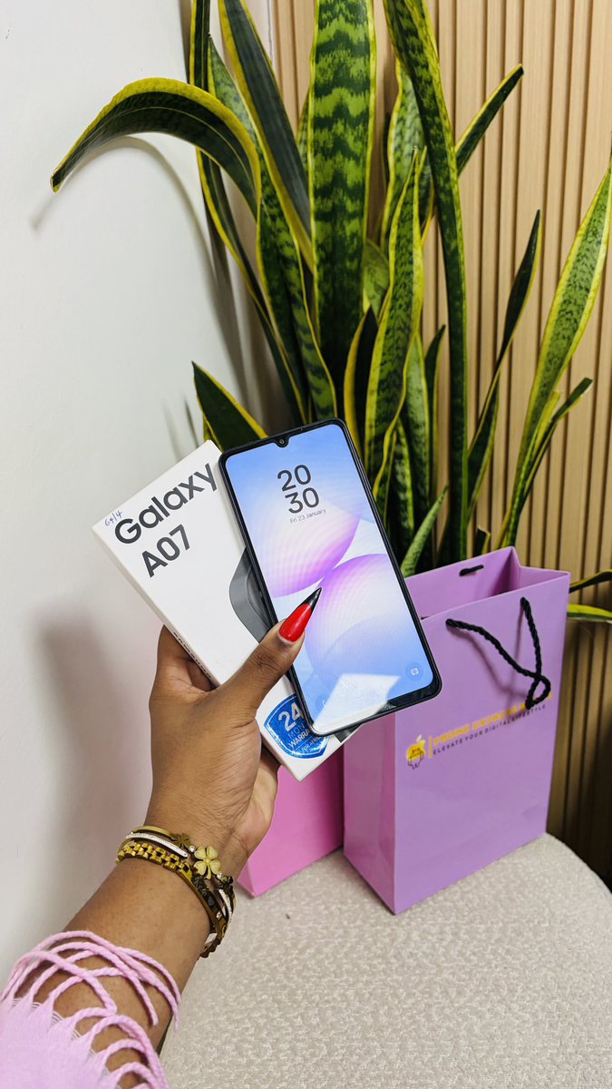 PhoneExpressKe's tweet photo. 2 HOURS OLD🕺🏼💃
DEAL ALERT🚨

Samsung Galaxy A07
4GB Ram|64GB Storage
Color Code: Gray🦍
Condition;Mint💧
Open Box📦
Neat🫧
📺6.7 inch AMOLED Screen
⚙️Powered By Helio G99 (6nm)
📸200 Megapixels
📑6 Months Warranty 
🔋5000mAh
📶Physical Dual Sim Cards
🎥1080@30fps
🔊Stereo Speakers
📑24 Months East Africa Warranty
🏷️Free 25 Watts Super Fast Charger + Cable
🏷️Free Premium Clear Case 
🏷️Free OG Deluxe Screen Protector 
Delivery Countrywide 📦🚚
13,000ksh
Happy Shopping 🛍️ 🛒