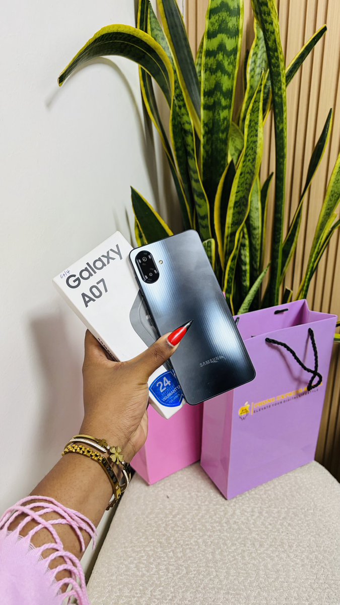 PhoneExpressKe's tweet photo. 2 HOURS OLD🕺🏼💃
DEAL ALERT🚨

Samsung Galaxy A07
4GB Ram|64GB Storage
Color Code: Gray🦍
Condition;Mint💧
Open Box📦
Neat🫧
📺6.7 inch AMOLED Screen
⚙️Powered By Helio G99 (6nm)
📸200 Megapixels
📑6 Months Warranty 
🔋5000mAh
📶Physical Dual Sim Cards
🎥1080@30fps
🔊Stereo Speakers
📑24 Months East Africa Warranty
🏷️Free 25 Watts Super Fast Charger + Cable
🏷️Free Premium Clear Case 
🏷️Free OG Deluxe Screen Protector 
Delivery Countrywide 📦🚚
13,000ksh
Happy Shopping 🛍️ 🛒