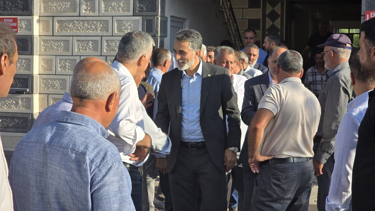 emirogluyunus's tweet photo. 📍Bingöl 

Hacılar köyümüzde kıymetli hemşehrilerimizle bir araya geldik; memleketimizin ahvaline dair verimli bir sohbet gerçekleştirdik.

Hemşehrilerimizin dile getirdiği tüm sorun ve talepleri  not aldık.  Misafirperverlikleri için her bir hemşehrime yürekten teşekkür ederim. https://t.co/jhM3pzpJ9t