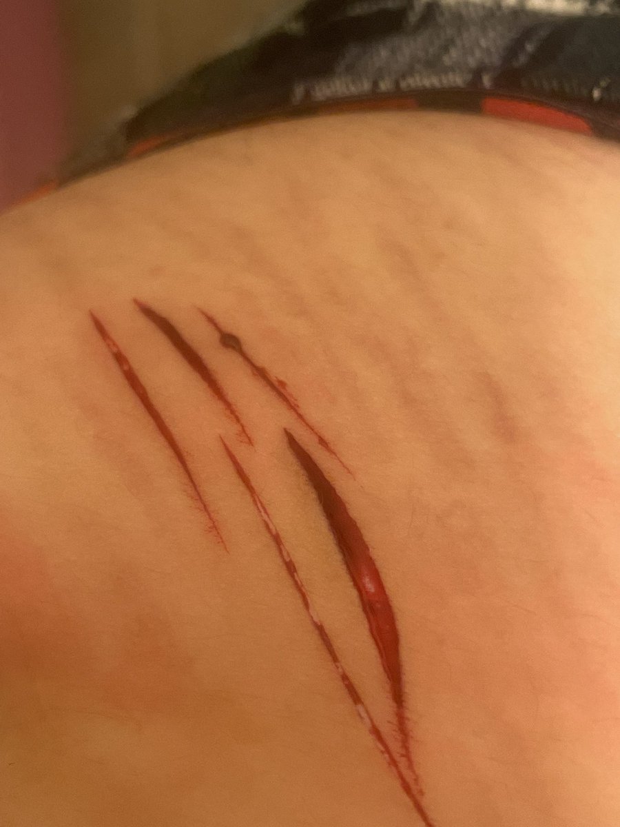 MindlesslySelf's tweet photo. all sfx fake makeup https://t.co/fOBcBrDRjc