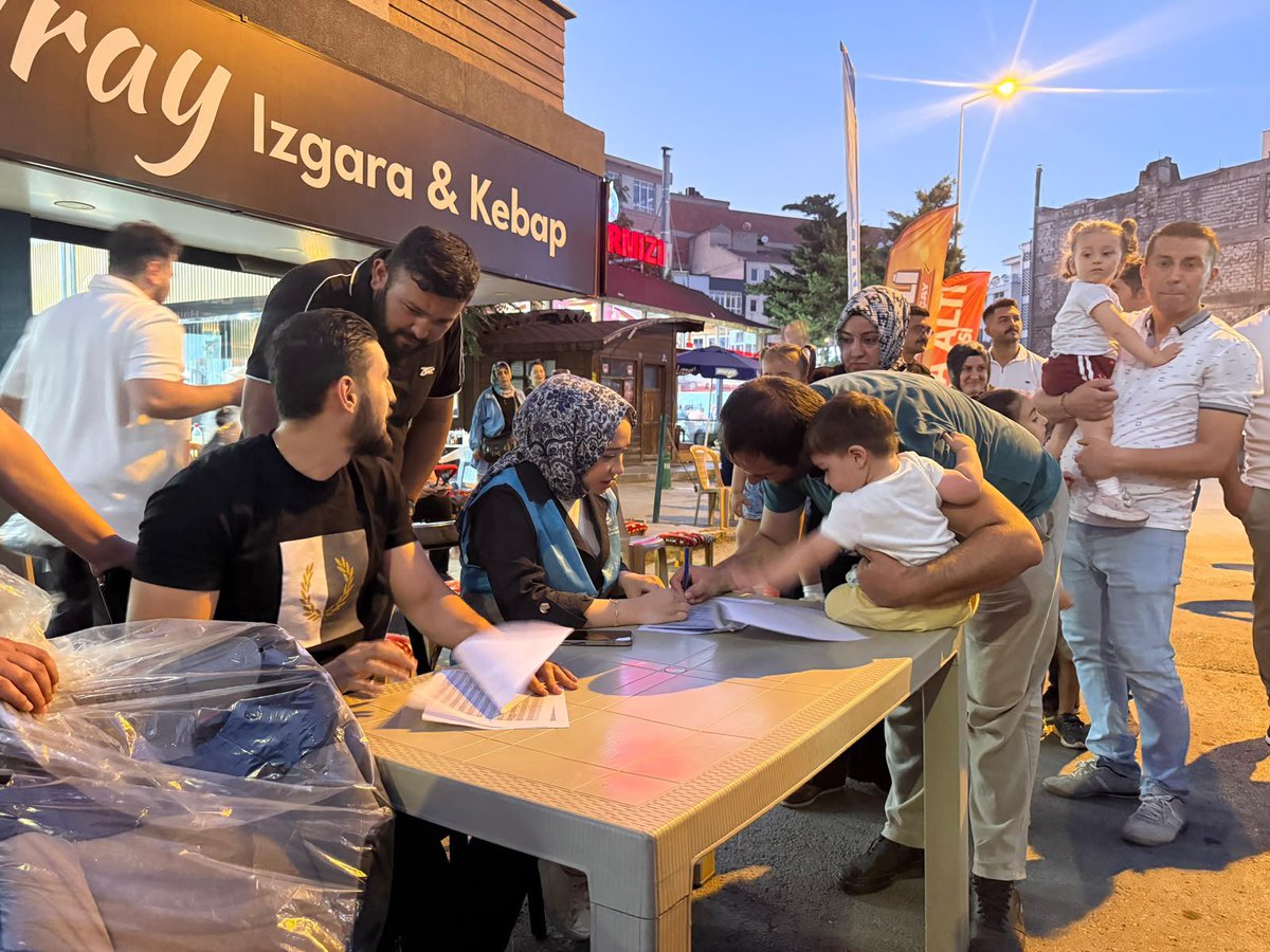 ulkuocak38's tweet photo. Çocuklarımızın güvenliği ve trafik bilincinin artırılması amacıyla hayata geçirdiğimiz Araç Koltuğu ve Koltuk Yükseltici Sosyal Sorumluluk Projemizi, hemşehrilerimizin yoğun ilgisi ve katılımıyla başarıyla gerçekleştirdik. https://t.co/qyUXYpgxbP