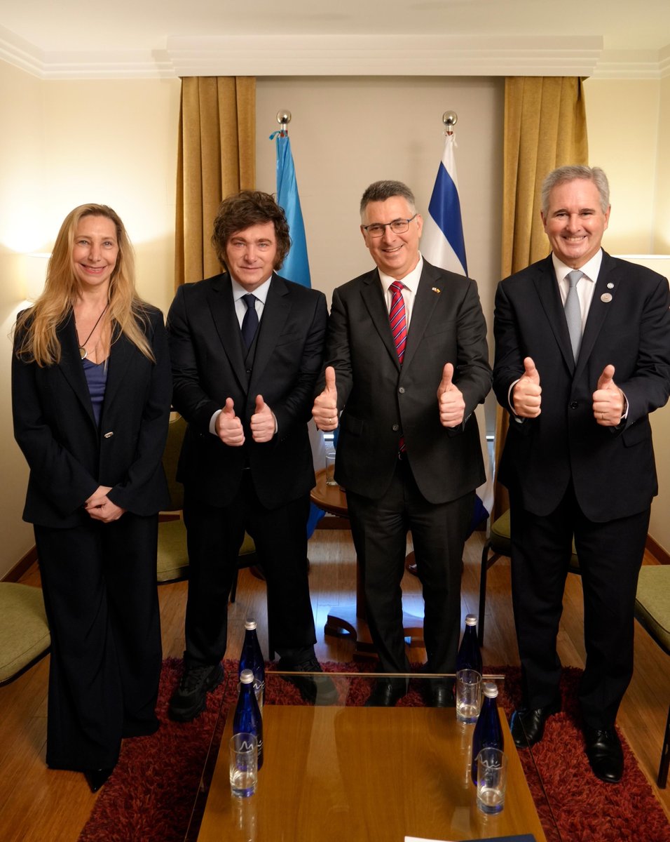 RafaelFontana's tweet photo. Israel, Argentina, Colômbia, Escudo das Américas.
Hoje petista só dorme com rivotril litrão. https://t.co/n6SRwez3yk