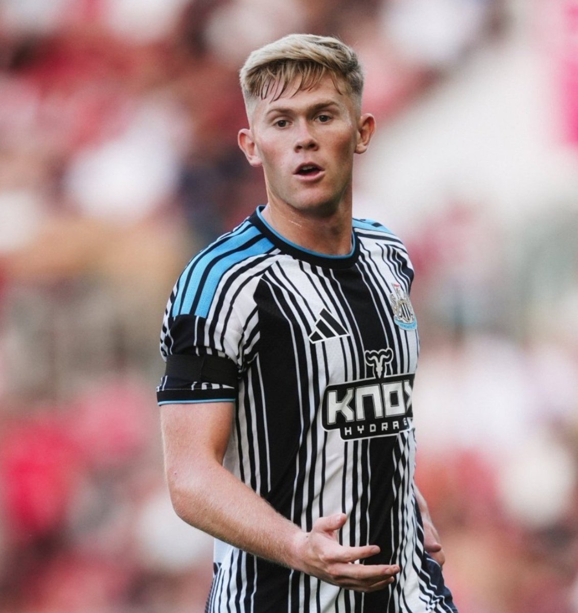 ToonTakeover_'s tweet photo. 🚨 ✈️ Schar, Miley and Hall have all left the group and are flying home to Newcastle early.

None are involved against Valencia at the weekend.

#NUFC Via @MsiDouglas https://t.co/XHTOwEBFAu
