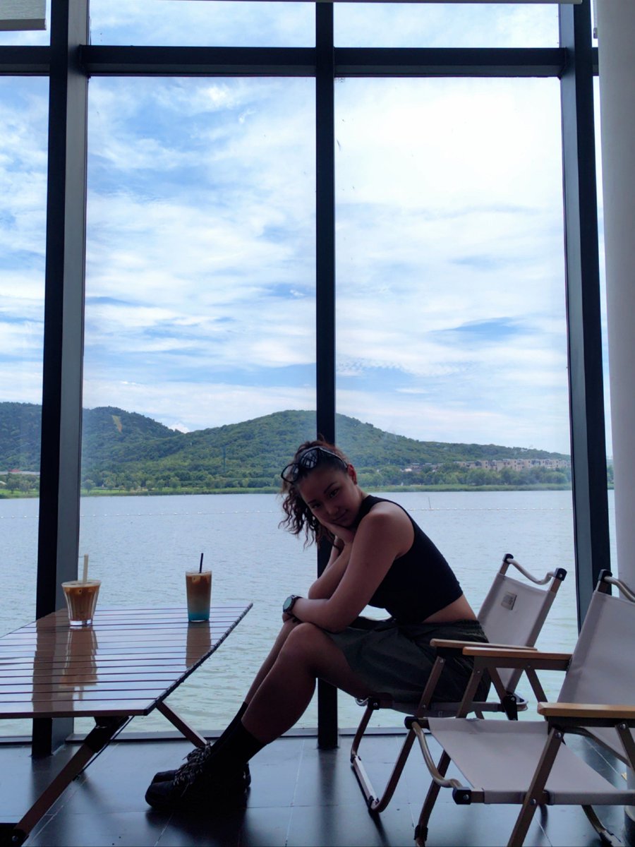 08kat03's tweet photo. Chilling with a cold iced latte and my favorite playlist on a lazy Sunday afternoon—this is the vibe , https://t.co/1mJppAOcZr
