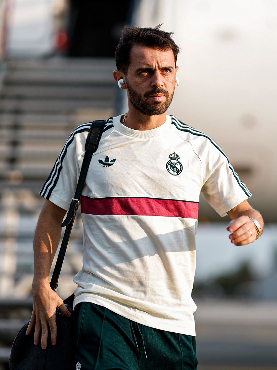 deportes_rpc's tweet photo. ¡LLEGARON LOS MERENGUES! ⚽️🔥
El Real Madrid ya se encuentra en Budapest para su amistoso ante el Ferencváros.
#FutbolRPC 📸 @realmadrid https://t.co/4InKB5EMNt