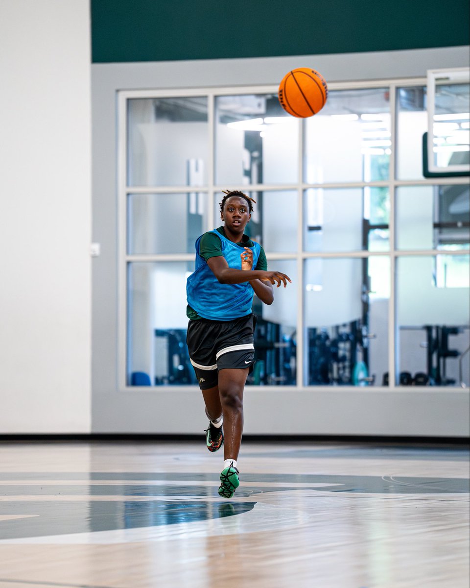 JAX_WBB's tweet photo. Wishing a very happy birthday to our Samirah Mamoudou π₯³
#RideTheWave | #JaxBasketball https://t.co/YFnbh5jJom