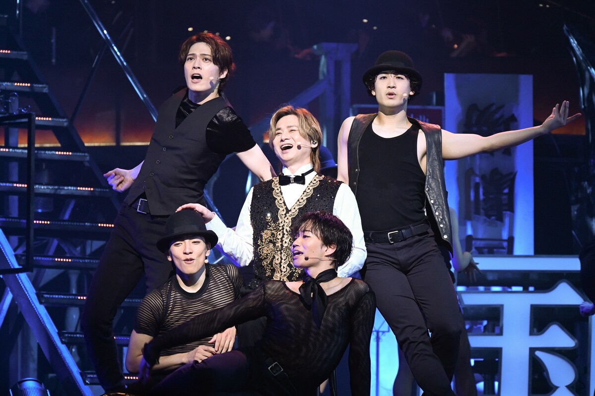 natalie_mu's tweet photo. ◤ 開幕会見レポ（写真27枚） ◢

堂本光一、井上芳雄ら
ミュージカル界のスターが集結
「帝コン」開幕✨️

人気作ダイジェストやルーツメドレー披露
https://t.co/wh23XgVuZM
☝️ネタバレあり

#帝劇ライブ #帝コン https://t.co/MwZY88NMA4