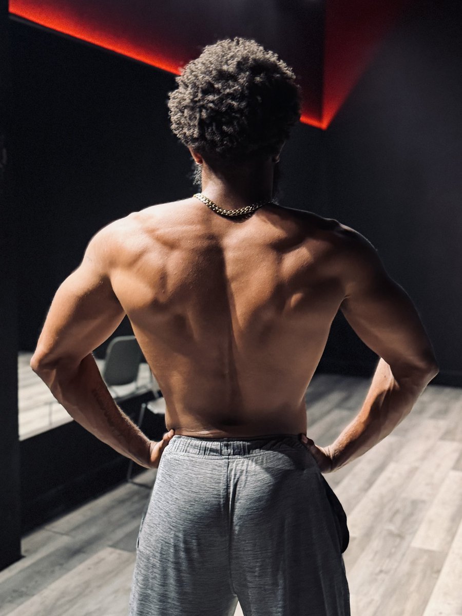 TheQHSF's tweet photo. Shark in the water, you can’t swim with me🦈❌ #fitnesss #gym #fyp https://t.co/qOvNoMbHj8