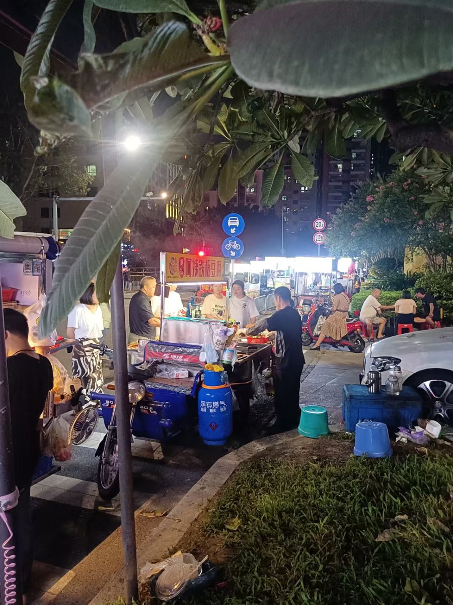 kylewright92758's tweet photo. Late-night ramen steam curling up, a lone customer’s quiet sigh, and the warm hum of a street cart that’s been open for 20 years — some stories taste best after dark. https://t.co/4ijtCk5hew