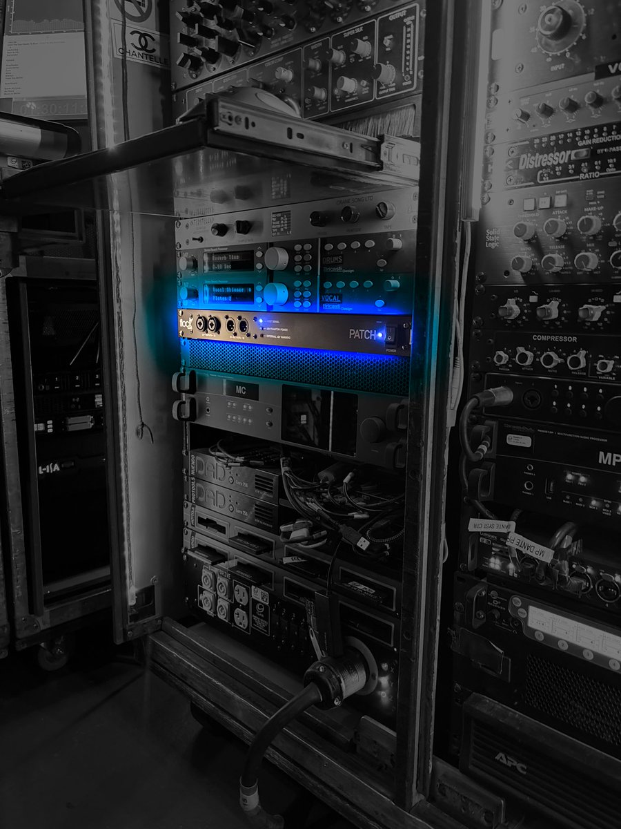 FlockAudio's tweet photo. 👀 Sneak Peek: Front of House Engineer Cam Trewin’s Tour Rig for RÜFÜS DU SOL all running through 𝗣𝗔𝗧𝗖𝗛 — taking over the Kia Forum in California for six nights. More to come, Stay Tuned! 
- - -
🛒 Shop Now - https://t.co/cOLBnmrTTm   
📍Dealers - https://t.co/zt572zMUPP https://t.co/MVGj35HgJc
