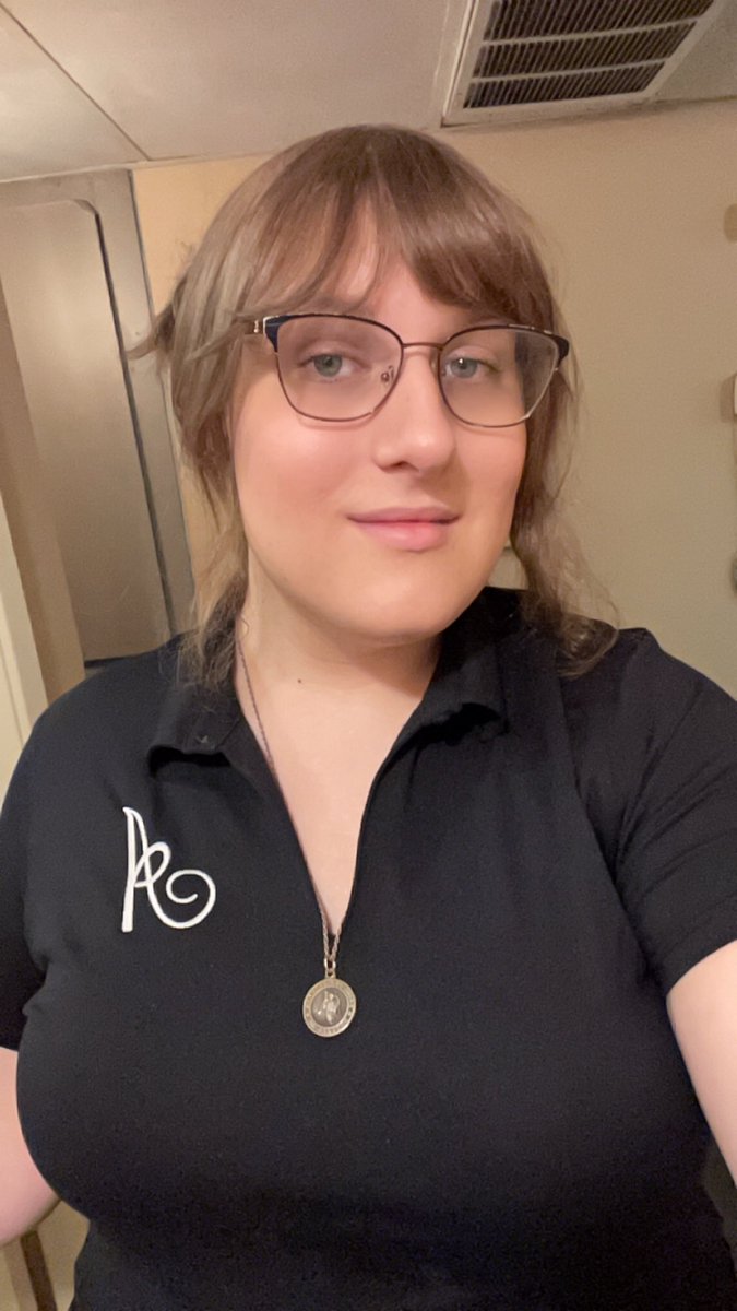 RezzyRabbit's tweet photo. Second day of work lets gooooo, can’t believe they employed a whole ass rabbit 🐇🐇 https://t.co/ke0HFzImEs