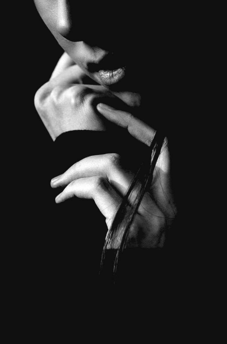Daniele__Santoy's tweet photo. 🤍🖤🤍

                Me encanta Usted...

        Su belleza es excelsa, mágica,
                           Con todo,

       Y sus transtornos emocionales..."

. https://t.co/EQP1dY8Mjd