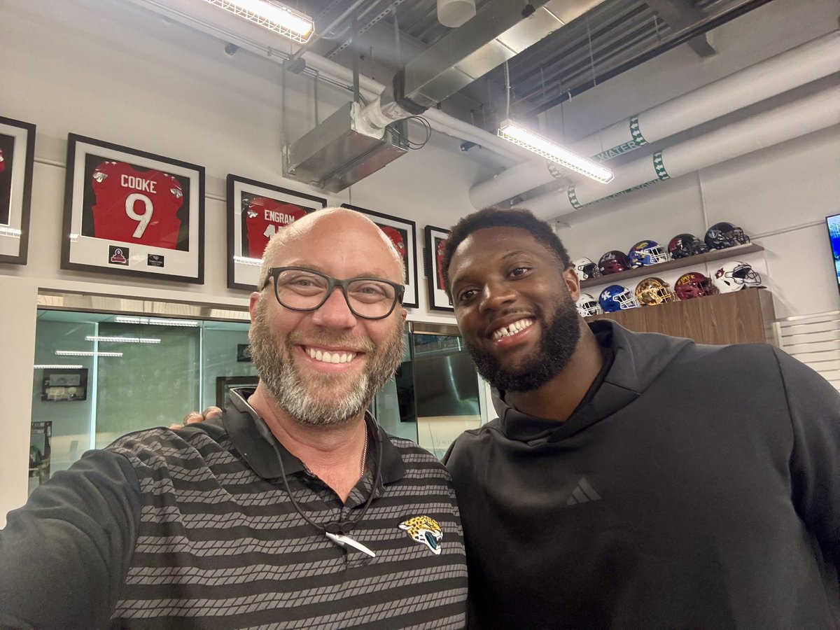 jpshadrick's tweet photo. Last day at @Jaguars today - 14 years of memories with some incredible people! 

#duuuval https://t.co/VaR166QKbT