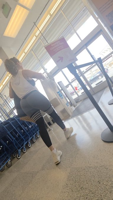 trainingacad's tweet photo. Don't click the link in the bio around your girlfriend 😈💦 #candid #candids #creepshot #teenagee #nolimits https://t.co/BzEKWzrv2U