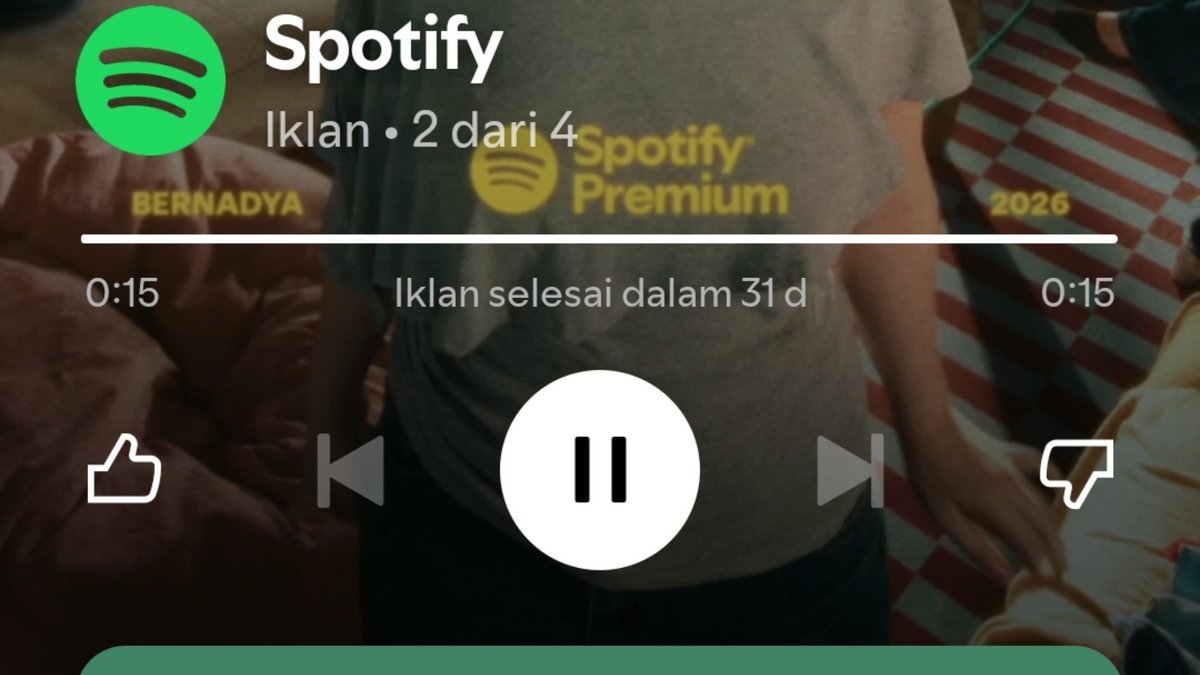 ppiphhh's tweet photo. kikir bgt lu ya spotify bru play 1x udah di tonjok iklan 4x, mana diulang' mulu taii https://t.co/3AA0F5t90s