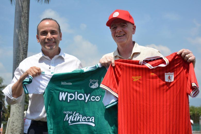 protillismo's tweet photo. AGUANTE INFANTINO
EL MEJOR PRESIDENTE DE LA HISTORIA DE LA FIFA https://t.co/iEwrW2mckT