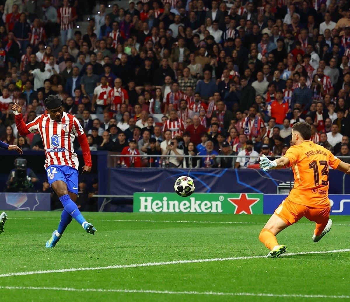Burakeren_1987's tweet photo. BİLGİ 🟡🔴 Galatasaray'da, Rafael Leao'nun alternatifi olarak görülen isim Ademola Lookman. Futbolcu, transfere sıcak bakıyor ve Osimhen de çok istekli.

🔶 Atletico Madrid de Lookman'ın satışına sıcak bakıyor ama kiralama gibi bir düşünceleri yok. https://t.co/j3SBJe6z8G