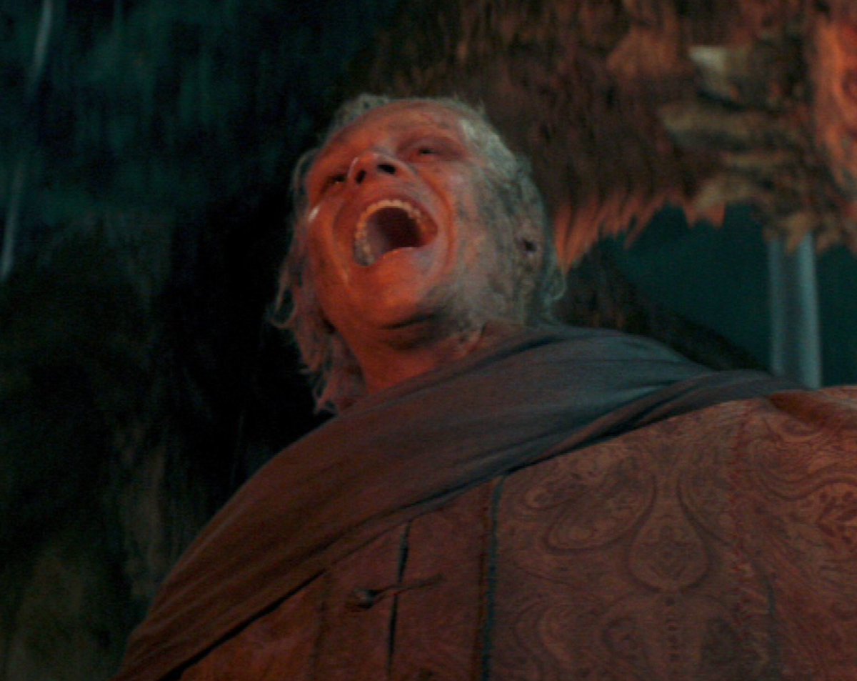 Targ_Nation's tweet photo. usurper                     rightful queen https://t.co/R5fjCZ7Bhq