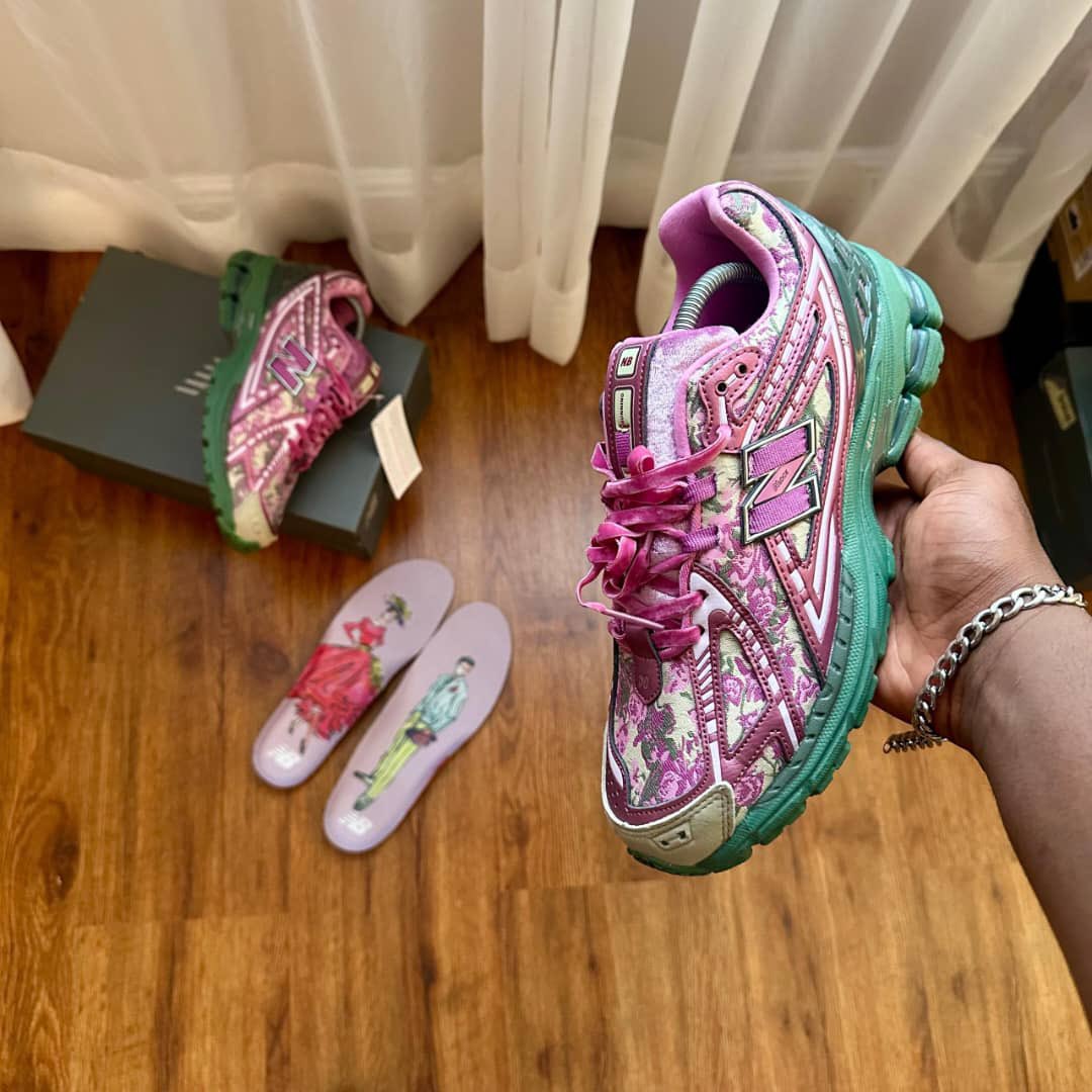 footcasehq's tweet photo. 🌸NEW BALANCE 1906R “Floral”

One of the cleanest retro runners on the market.

✔️ ABZORB cushioning
✔️ Y2K running aesthetic
✔️ Premium comfort
✔️ Unique floral-inspired upper
✔️ Easy to style for everyday wear

🏷️ Price ₦90,000

📦 Worldwide Delivery Available https://t.co/v9XQEmM5ml