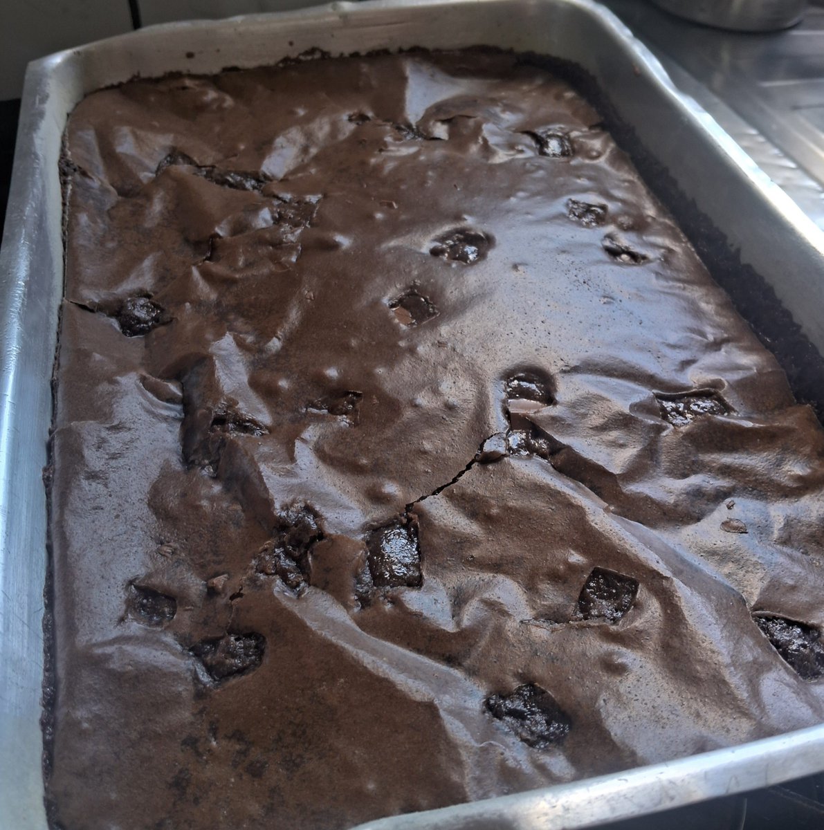 enhatuyp's tweet photo. foi só entrar pra faculdade que eu acertei a casquinha do brownie 🙏 https://t.co/XVextSwhWA