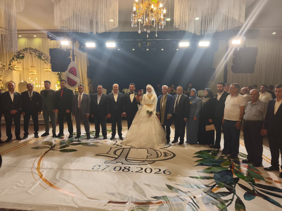 mtahmazoglu's tweet photo. Önceki dönem Belediye Meclis Üyemiz Halil Beyazay’ın kıymetli oğlu Batuhan ile Betül kızımızın nikâh akitlerini gerçekleştirdik.

Öztürk ve Beyazay ailelerini tebrik ediyor, kıymetli çiftimize iki cihan saadeti diliyorum.

Hayırlı olsun.💐

#Şahinbey #Gaziantep https://t.co/IaTITUjl18