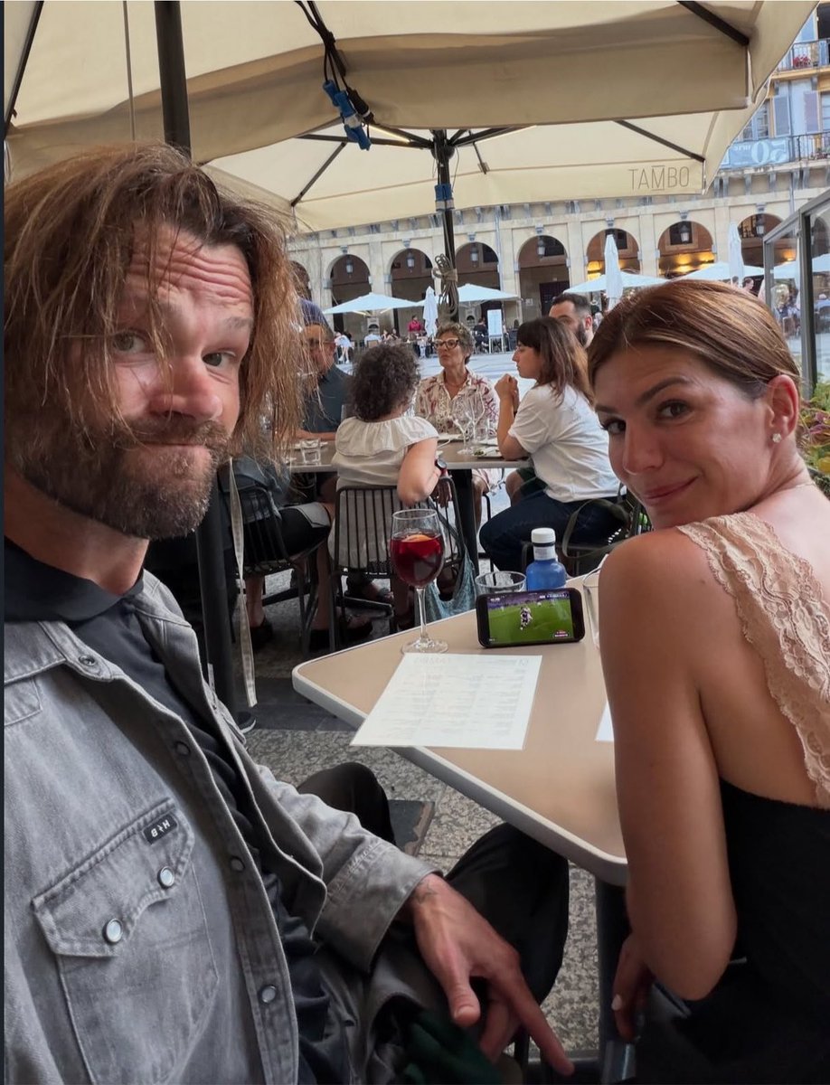 yas_nata's tweet photo. Happy European Summers✨
Seeing them happy makes me happy🫶
#spnfamily https://t.co/AflGkpaNM3