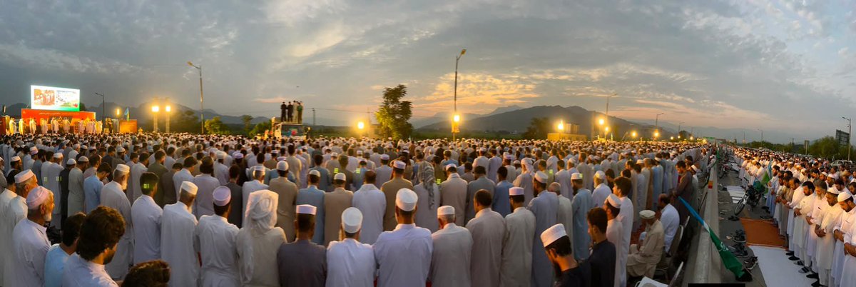 UmarHsn's tweet photo. سوات موٹروے بند 
نماز مغرب کا دلکش نظارہ 

Hafiz Naeem
Jamaat e Islami
Bhatta Levy NaManzoor
#JIProtestAgainstBhattaLevy https://t.co/s4X1NPSQd4