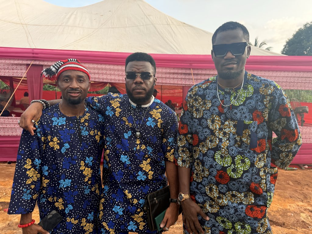 Wizarab10's tweet photo. In Anambra for @Elkrosmediahub 

I had fun here. I’ll be back https://t.co/BmpOWLWQo1