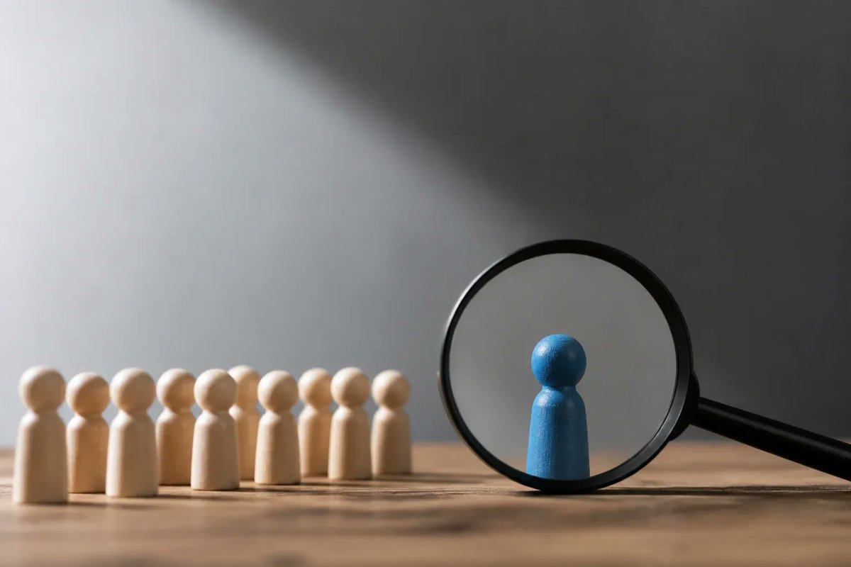 scalevise's tweet photo. Hot take: the narrative that AI-ready marketing teams need bigger headcount is being treated as gospel, yet @sengineland points out there’s no citable source. Before reorganizing or hiring, leaders should ask for evidence and metrics, not memes. 🔍 #AIMarketing #CMO https://t.co/2apNfKnuKB