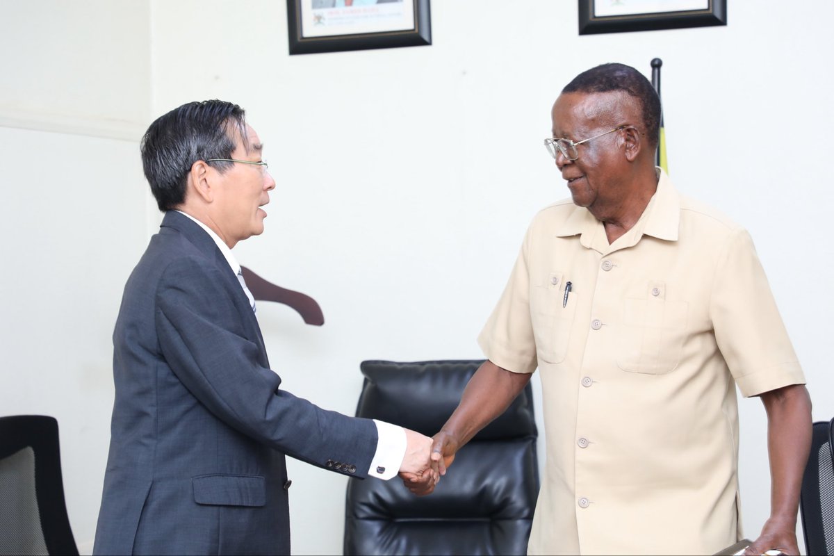 JapanEmb_Uganda's tweet photo. Amb. Sasayama had a great meeting with Hon. Prof. Kamuntu, Uganda's Minister of Internal Affairs today to discuss collaboration in building a peaceful and prosperous future 🇯🇵🤝🇺🇬 https://t.co/tjKJiJP93E