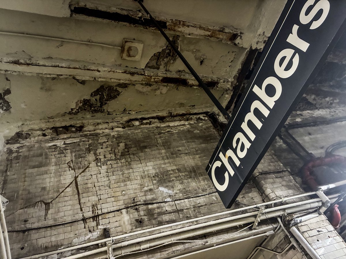 GovKathyHochul's tweet photo. For generations, the Chambers St. station reflected decades of disinvestment in our transit system. 

Thanks to congestion pricing, we’re finally giving it the comprehensive renovation New Yorkers deserve. https://t.co/huNC7lMVwb
